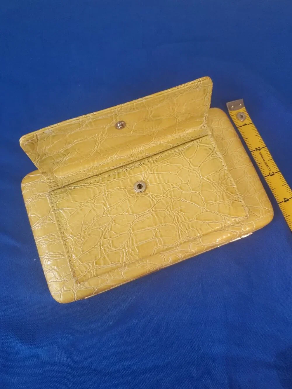 Vintage The Metropolitan Hard Case Clamshell Clutch Wallet – Yellow Croc Embosse